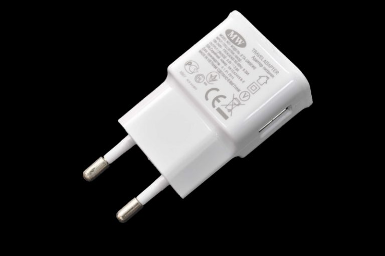 Зарядное устройство 220V-5V 2.0A USB ETA-U90EWE (Manwell)