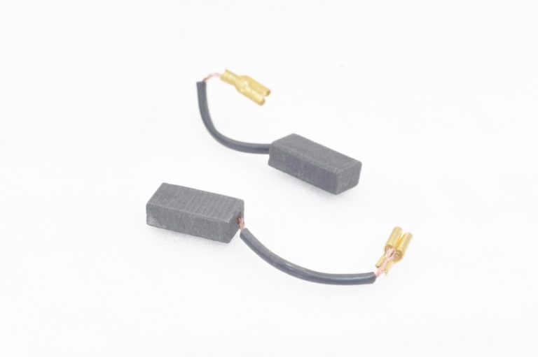 YG-02103 Щетки электроугольные Sparky (М600, М850, Х52) 5x8x15,5