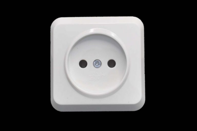 Розетка Smartbuy Юпитер 1вх б/з 10A SBE-03w-10-S1-N, белая