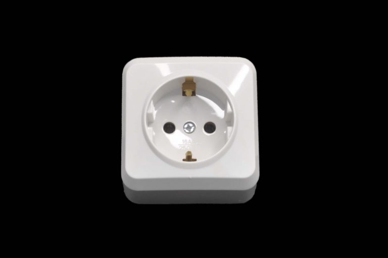 Розетка Smartbuy Юпитер 1вх с/з 16A SBE-03w-16-S1-Z, белая