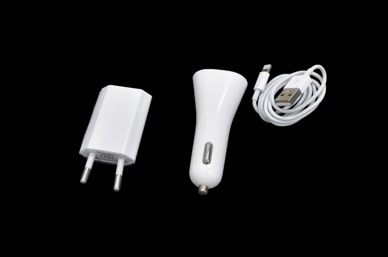 02885 Зарядное устройство для 5/5S/6/6+/6S/6S+/7/7 3 в1